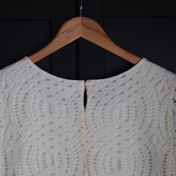 J. Crew | Beautiful Lace Short Sleeve Top in Cream - Picture 4 of 6